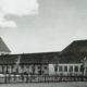 Schule: Verbindungsgebäude mit Turnhalle