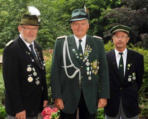 Der Vorstand des Lengericher Schützenbundes (von links): Schriftführer Detlef Dowidat, Vorsitzender Friedrich Prigge, stellvertretender Vorsitzender Lothar Osterhaus. (Foto: privat)