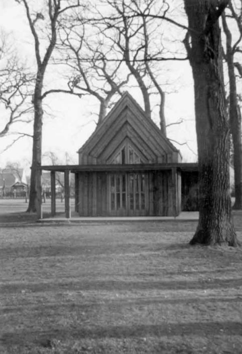 Alte Kapelle ohne Teich