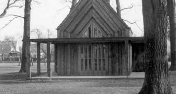 Alte Kapelle ohne Teich