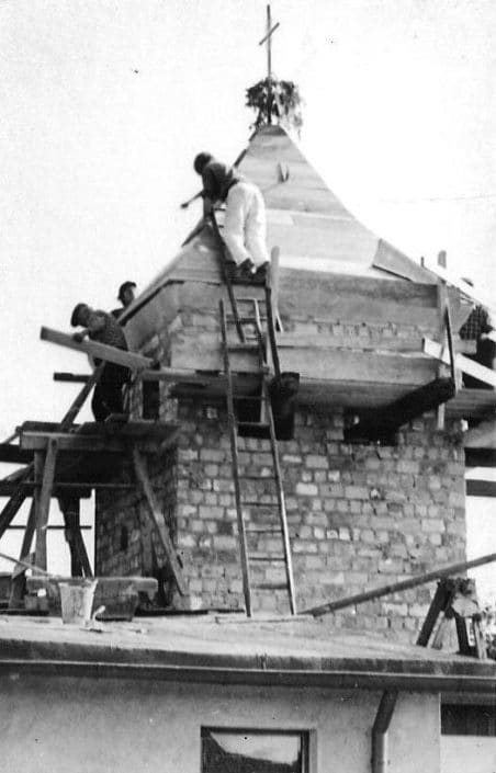 Bauarbeiten am Kirchturm 1970