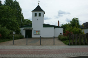 Front der Evangelischen Kirche im Jahr 2013