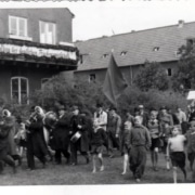 Umzug aus den 1960/70er Jahren (Quelle: Leegebrucher historische Blätter, Heft 4 und Archiv Geschichtsverein)