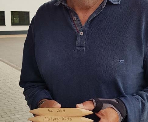 Gerhard Kurz mit einem Knott (Foto: Ulrike Unger)