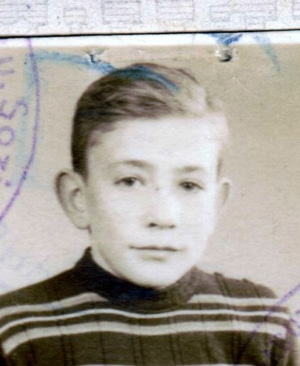 Gerhard Kurz als Jugendlicher. Foto aus seinem Arbeitsbuch aus Lehrlingszeiten ca. 1953. (Foto: privat)