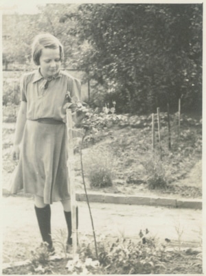 Wolfgard Sonja Siebert (geb. Heiss) als elfjähriges Mädchen